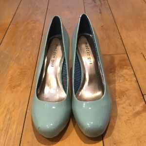 NWOT madden girl mint pumps